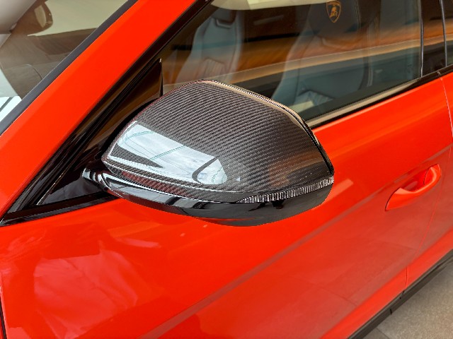 LAMBORGHINI URUS 2025 Image 21