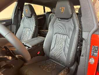 LAMBORGHINI URUS 2025 Image 18