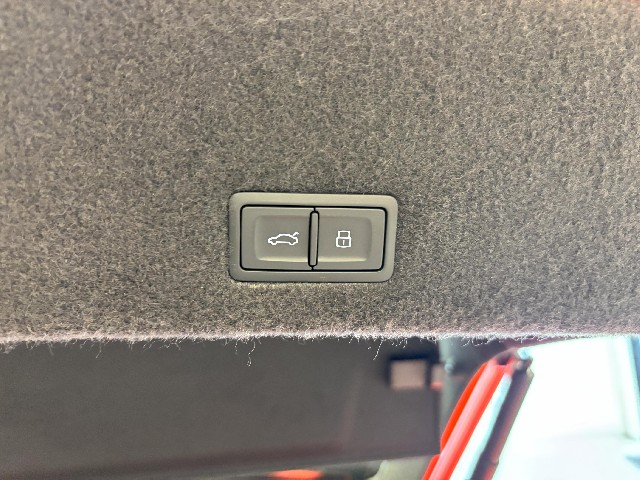 LAMBORGHINI URUS 2025 Image 29