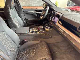 LAMBORGHINI URUS 2025 Image 25