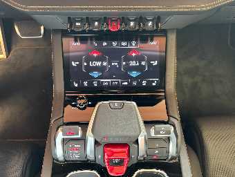 LAMBORGHINI URUS 2025 Image 39