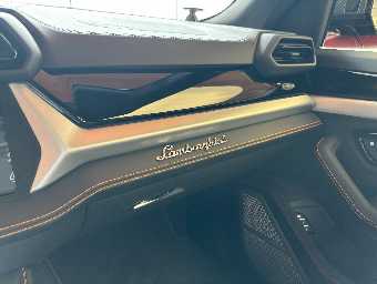LAMBORGHINI URUS 2025 Image 41