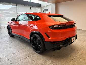 LAMBORGHINI URUS 2025 Image 7
