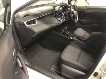 TOYOTA COROLLA TOURING 2020 Image 9