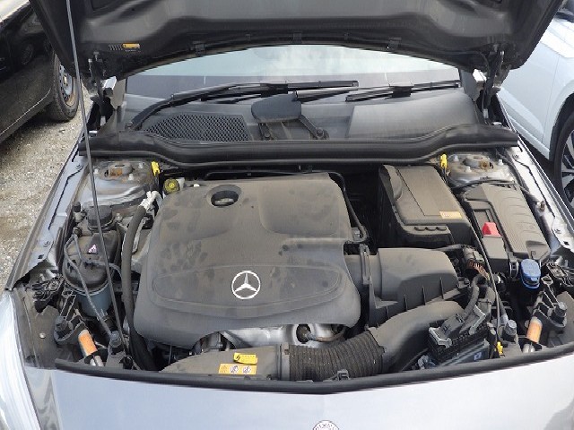 MERCEDES BENZ A CLASS 2013 Image 28