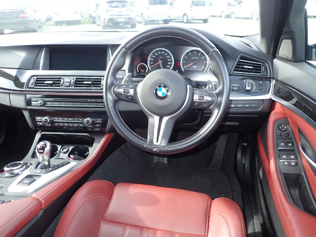 BMW M5 2015 Image 42