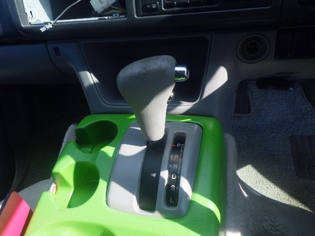 MAZDA BONGO FRIENDEE 2001 Image 23