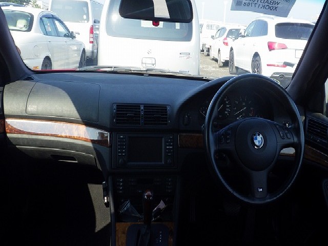 BMW 5 SERIES 2002 Image 24