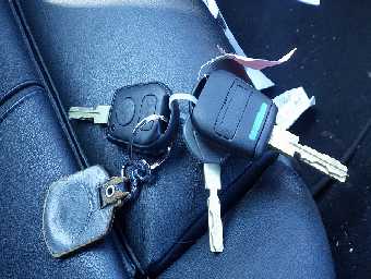 BMW 5 SERIES 2002 Image 9