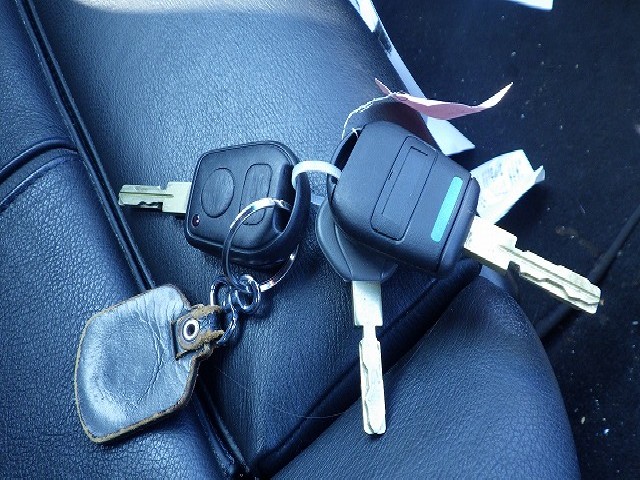 BMW 5 SERIES 2002 Image 27