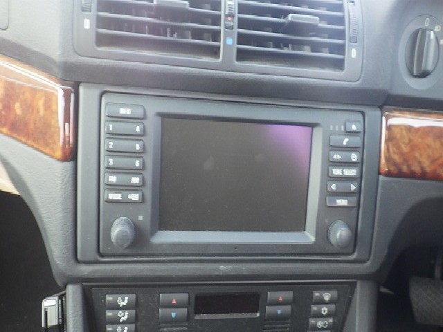 BMW 5 SERIES 2002 Image 28