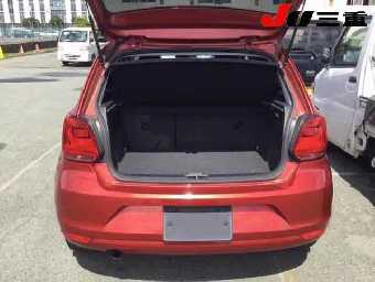 VOLKSWAGEN POLO 2015 Image 7