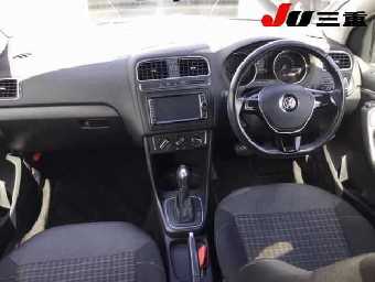 VOLKSWAGEN POLO 2015 Image 8