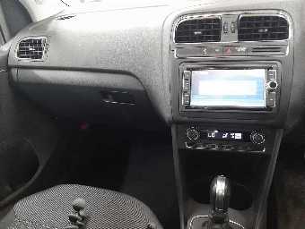 VOLKSWAGEN POLO 2014 Image 9