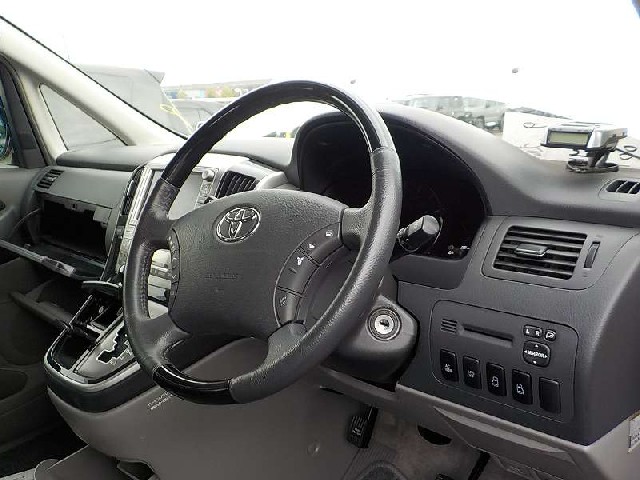 TOYOTA ALPHARD 2006 Image 40