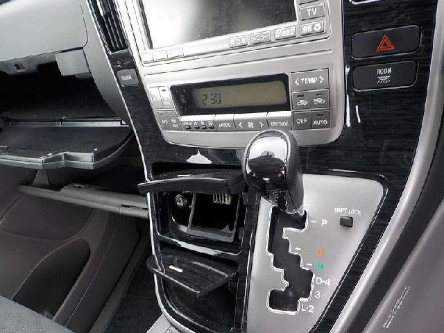 TOYOTA ALPHARD 2006 Image 43