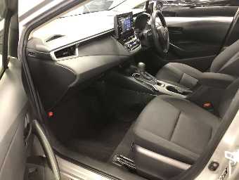 TOYOTA COROLLA TOURING 2020 Image 9