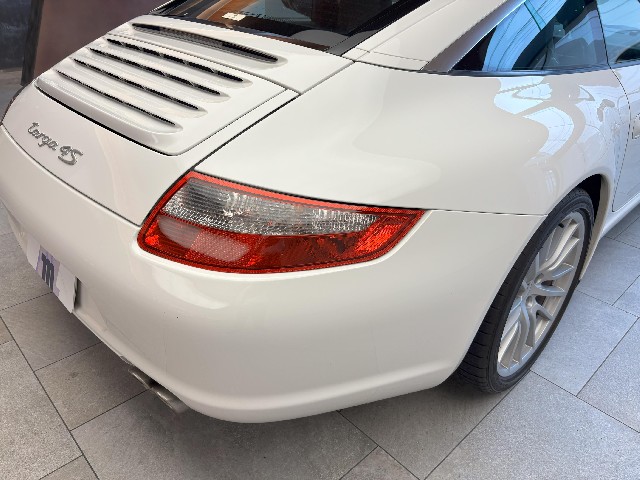 PORSCHE 911 2007 Image 21