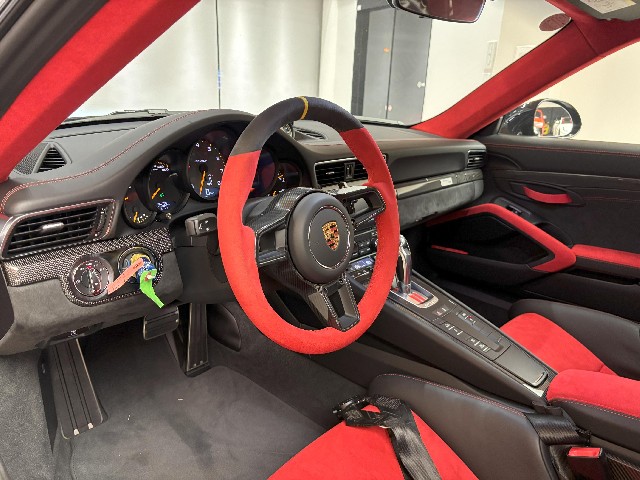 PORSCHE 911 2019 Image 21