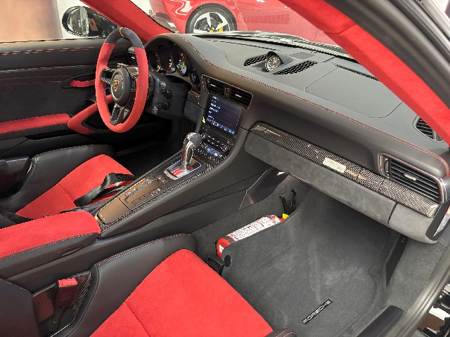PORSCHE 911 2019 Image 29