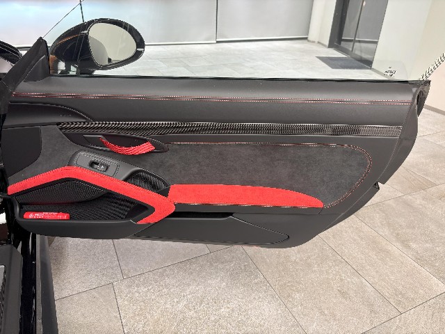 PORSCHE 911 2019 Image 32