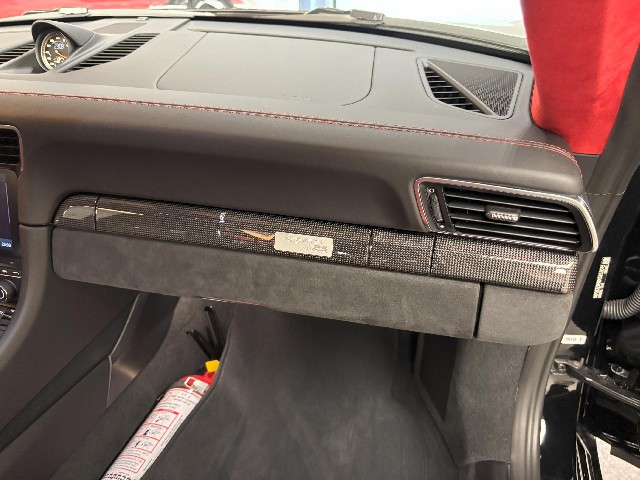 PORSCHE 911 2019 Image 34