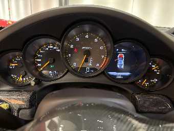 PORSCHE 911 2019 Image 29