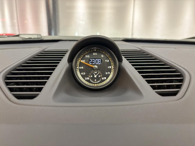 PORSCHE 911 2019 Image 38