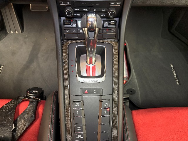 PORSCHE 911 2019 Image 40