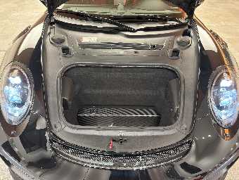 PORSCHE 911 2019 Image 35