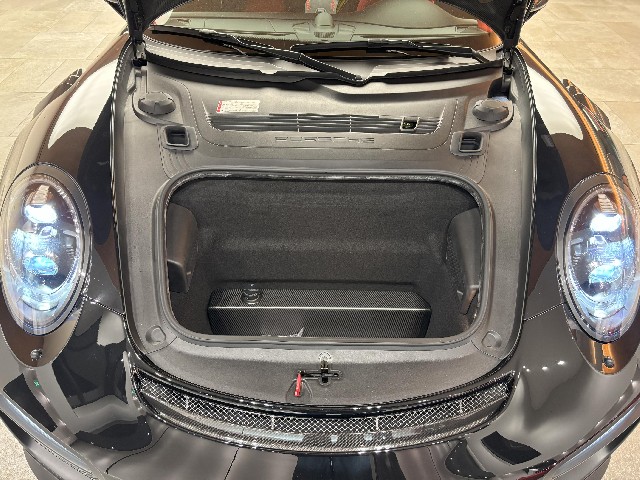 PORSCHE 911 2019 Image 41