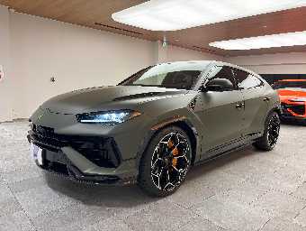 LAMBORGHINI URUS 2024 Image 1