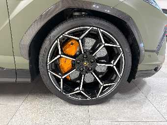 LAMBORGHINI URUS 2024 Image 12