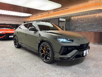 LAMBORGHINI URUS 2024 Image 3