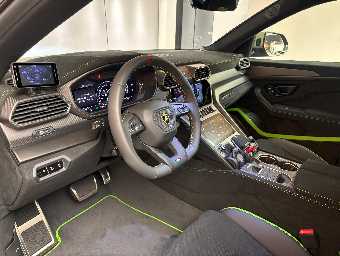 LAMBORGHINI URUS 2024 Image 15