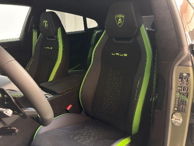 LAMBORGHINI URUS 2024 Image 23
