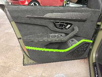 LAMBORGHINI URUS 2024 Image 18