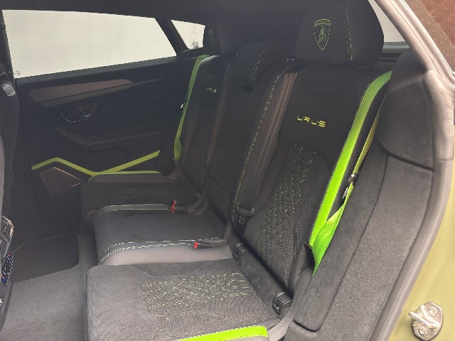 LAMBORGHINI URUS 2024 Image 27