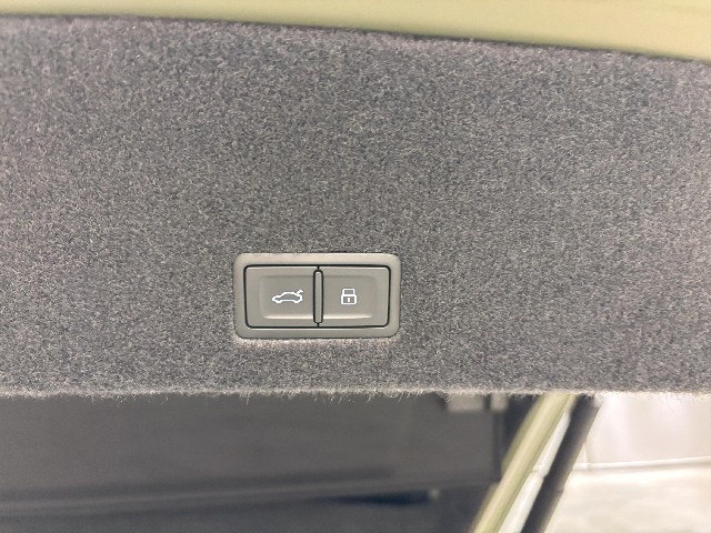 LAMBORGHINI URUS 2024 Image 30