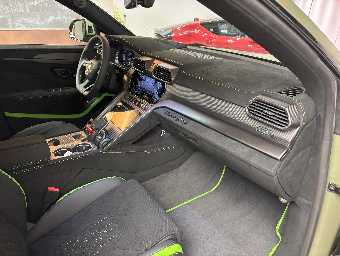 LAMBORGHINI URUS 2024 Image 25