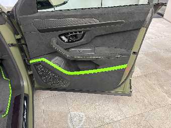 LAMBORGHINI URUS 2024 Image 28