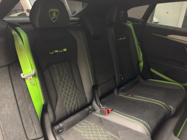 LAMBORGHINI URUS 2024 Image 36