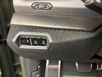 LAMBORGHINI URUS 2024 Image 36