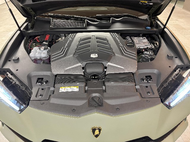 LAMBORGHINI URUS 2024 Image 50