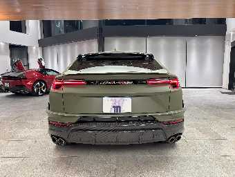 LAMBORGHINI URUS 2024 Image 6