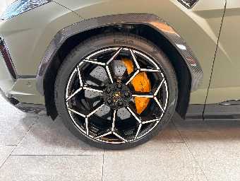 LAMBORGHINI URUS 2024 Image 9