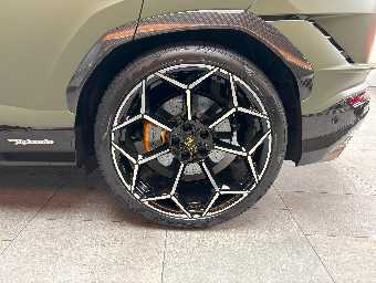 LAMBORGHINI URUS 2024 Image 10