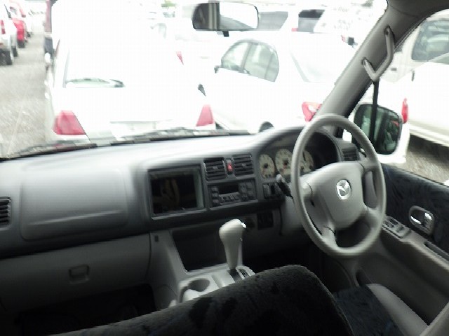 MAZDA BONGO FRIENDEE 2002 Image 19