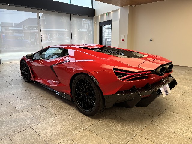 LAMBORGHINI REVUELTO 2025 Image 23