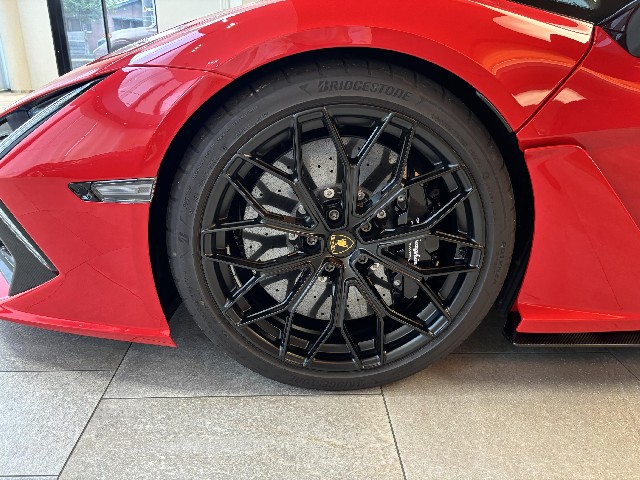 LAMBORGHINI REVUELTO 2025 Image 27